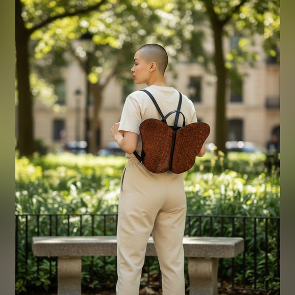 Rare Carol Hearty Croc- Embossed Butterfly Backpack Pristine handmade vintage - Picture 4 of 7